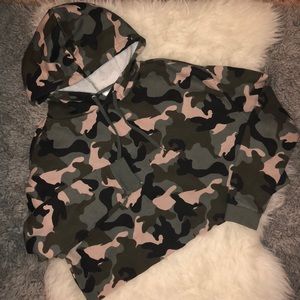 Cute crop top hoodie from H&M!